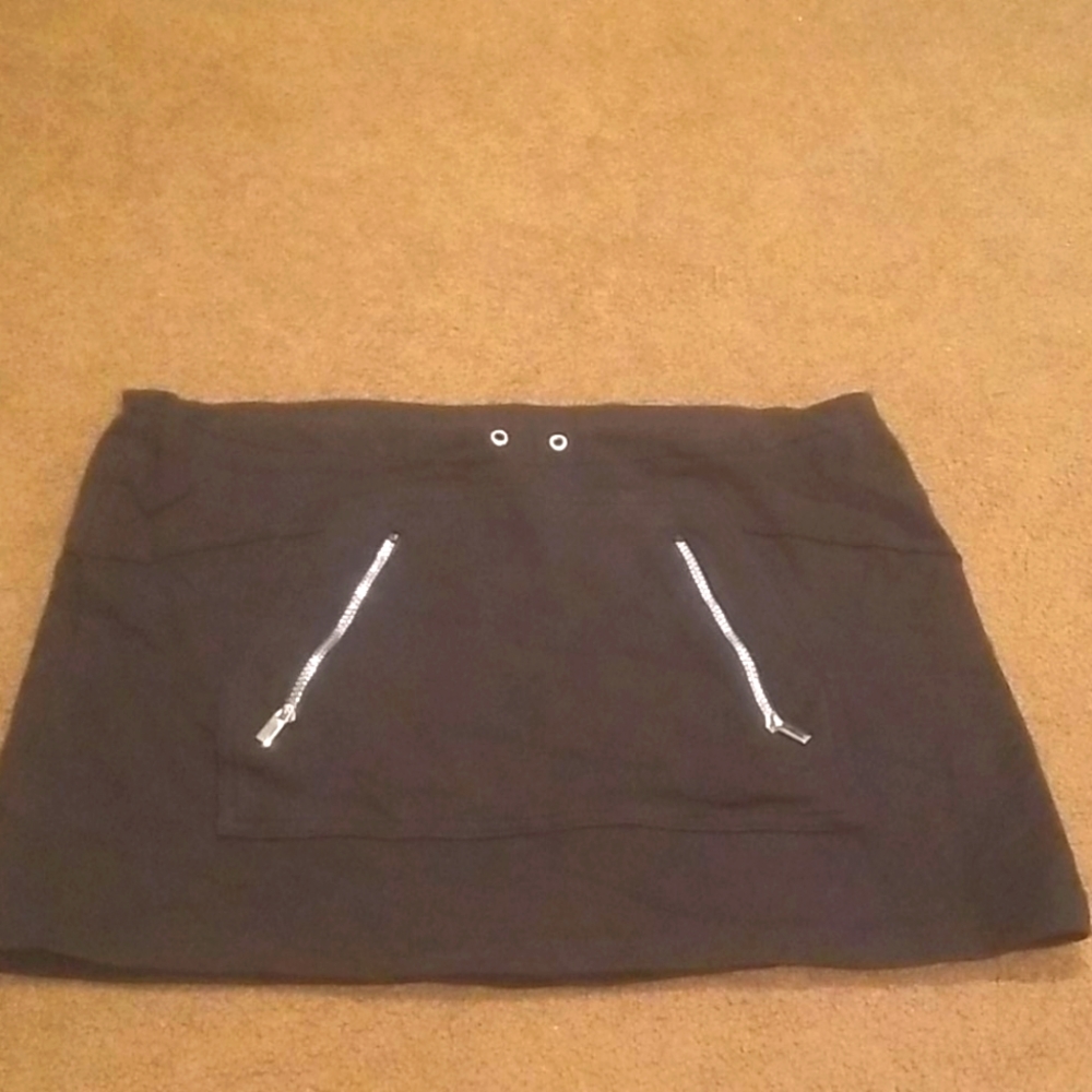 Bebe sport skirt